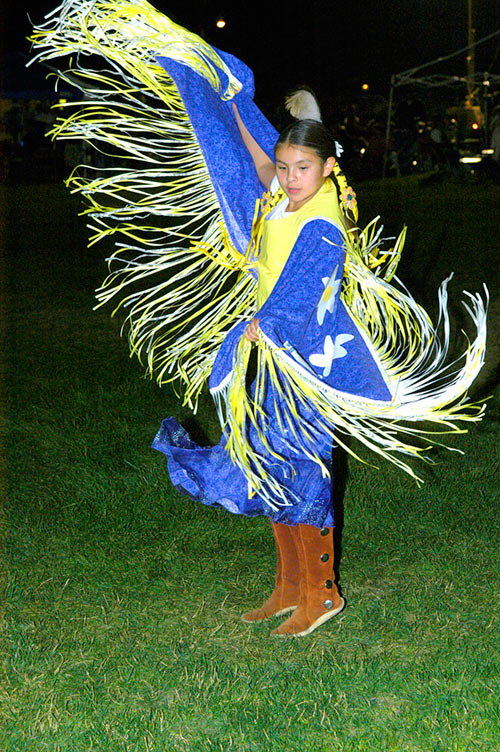 Fancy Shawl Dancer, West Valley Pow Wow 2007 - © Mickey Cox 2007